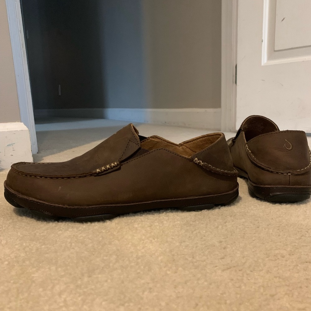 OluKai mens leather slip on